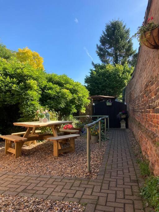 Beautiful 500 Year Old Listed Kentish Cottage Wingham Exteriér fotografie